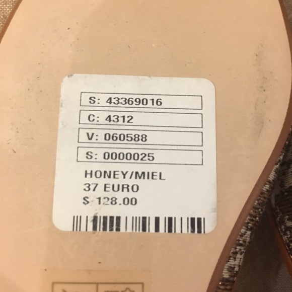 🍁Perfect fall Anthropologie tweed flats 🍂 - Picture 8 of 8